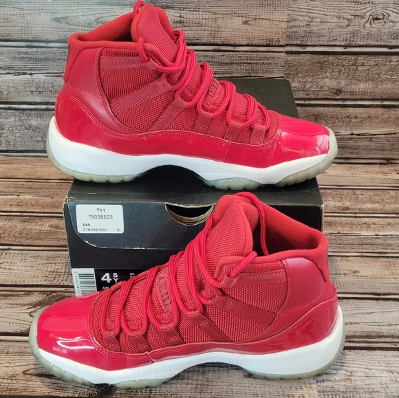 Jordan 11 Retro Win Like 96 - Picture 5 of 9